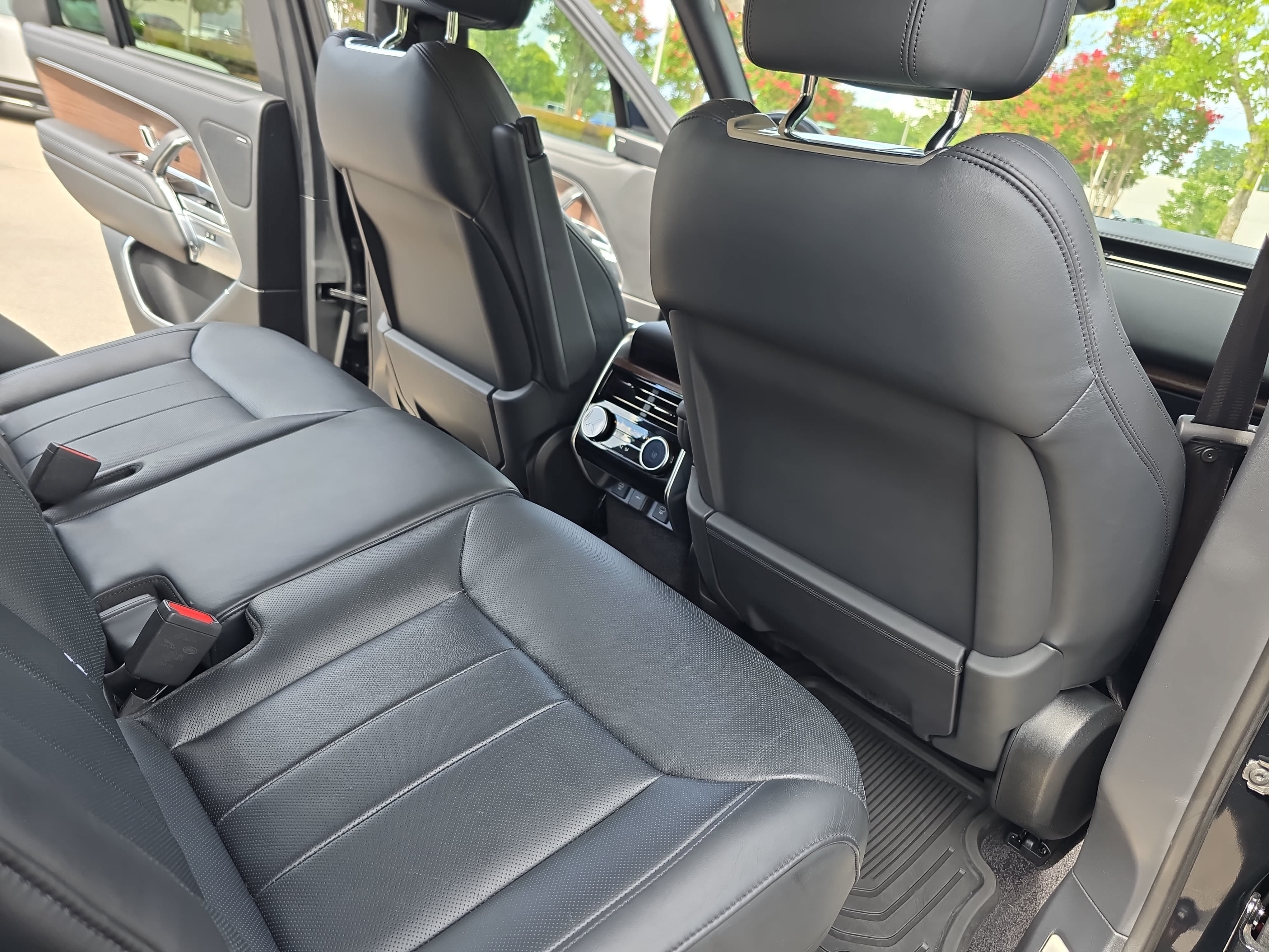 Certified 2023 Land Rover Range Rover SE AWD/4WD image 11