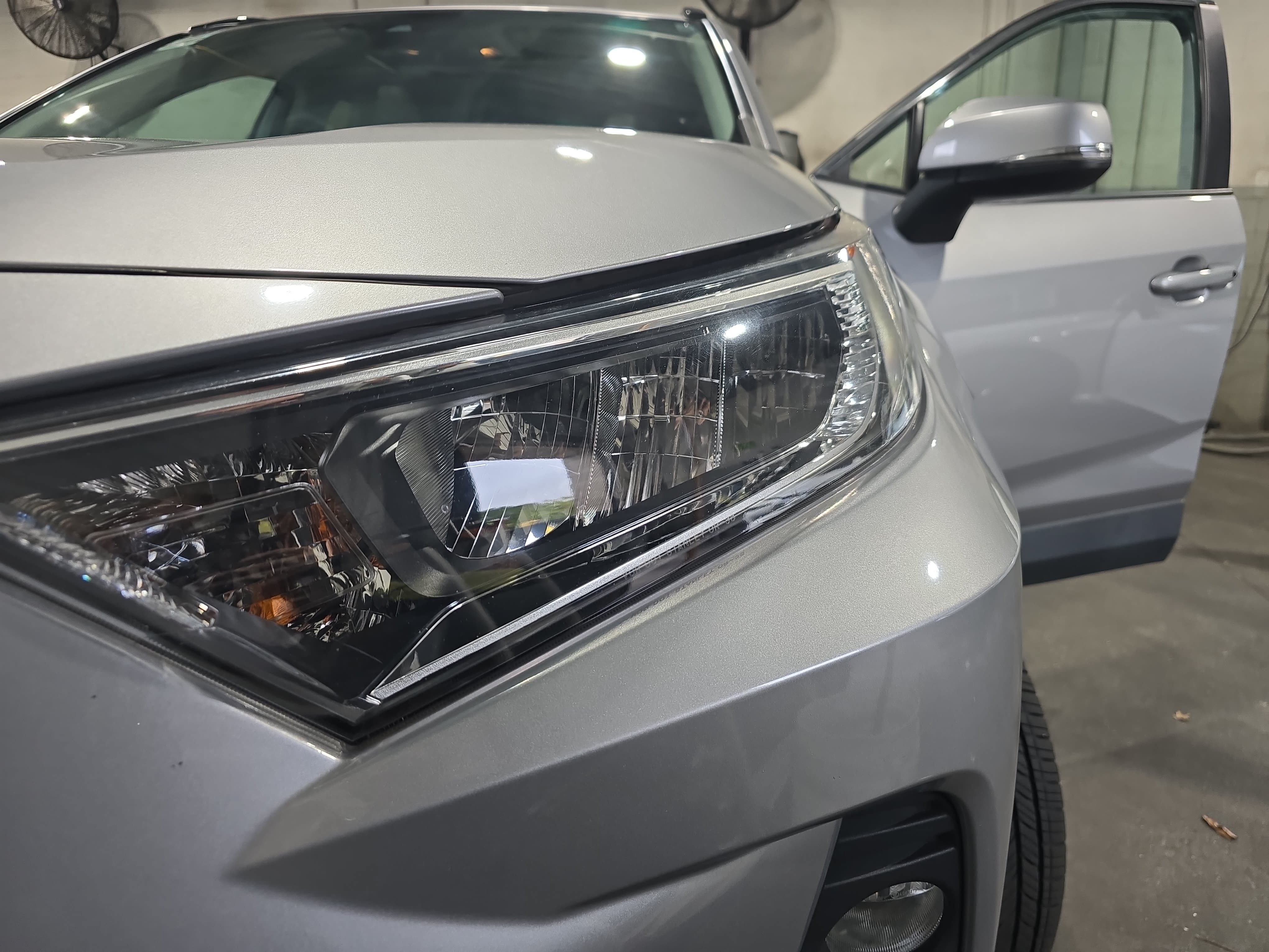 Used 2021 Toyota RAV4 XLE Premium FWD image 30