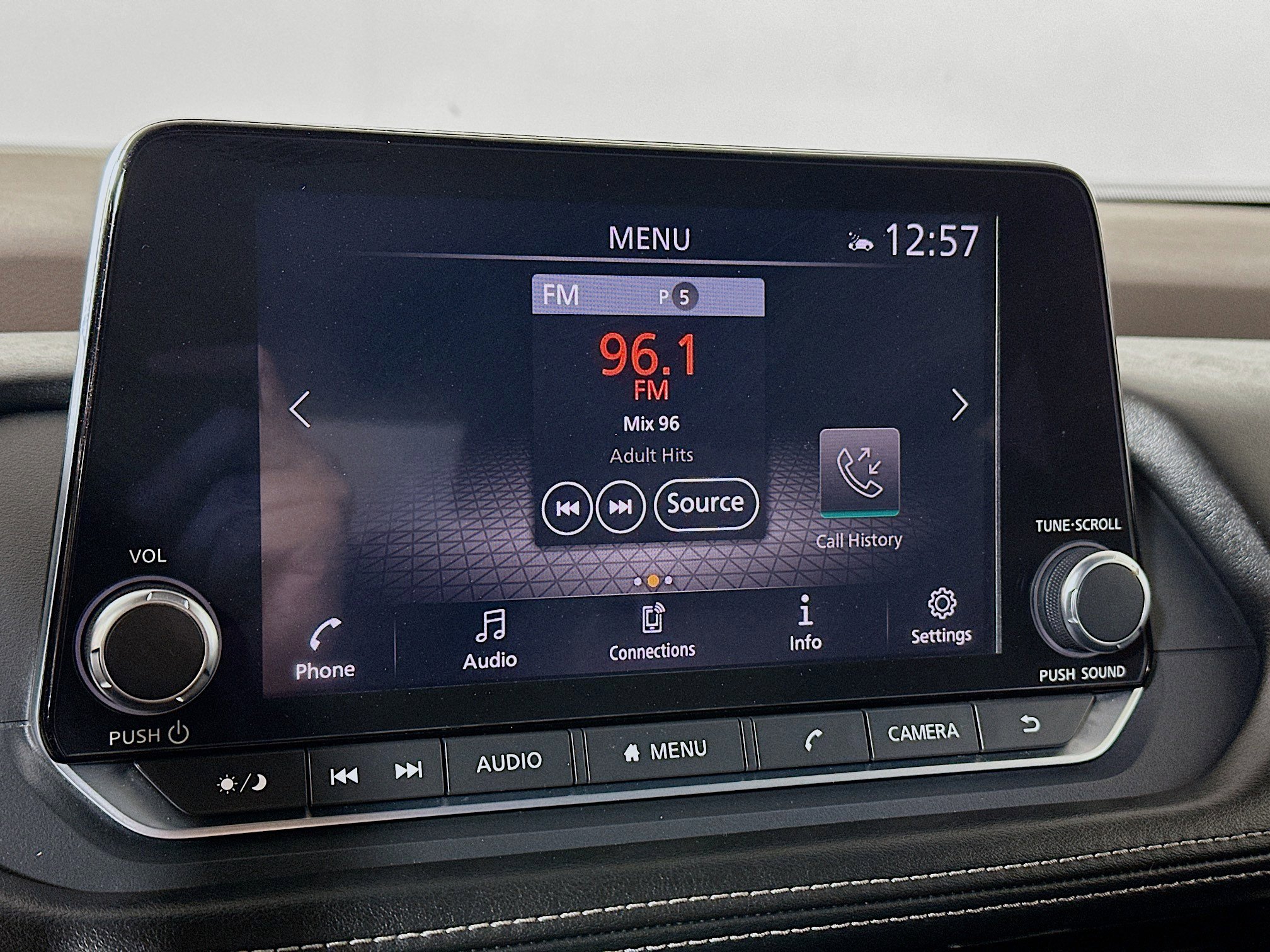 Used 2022 Nissan Rogue SV AWD/4WD image 14