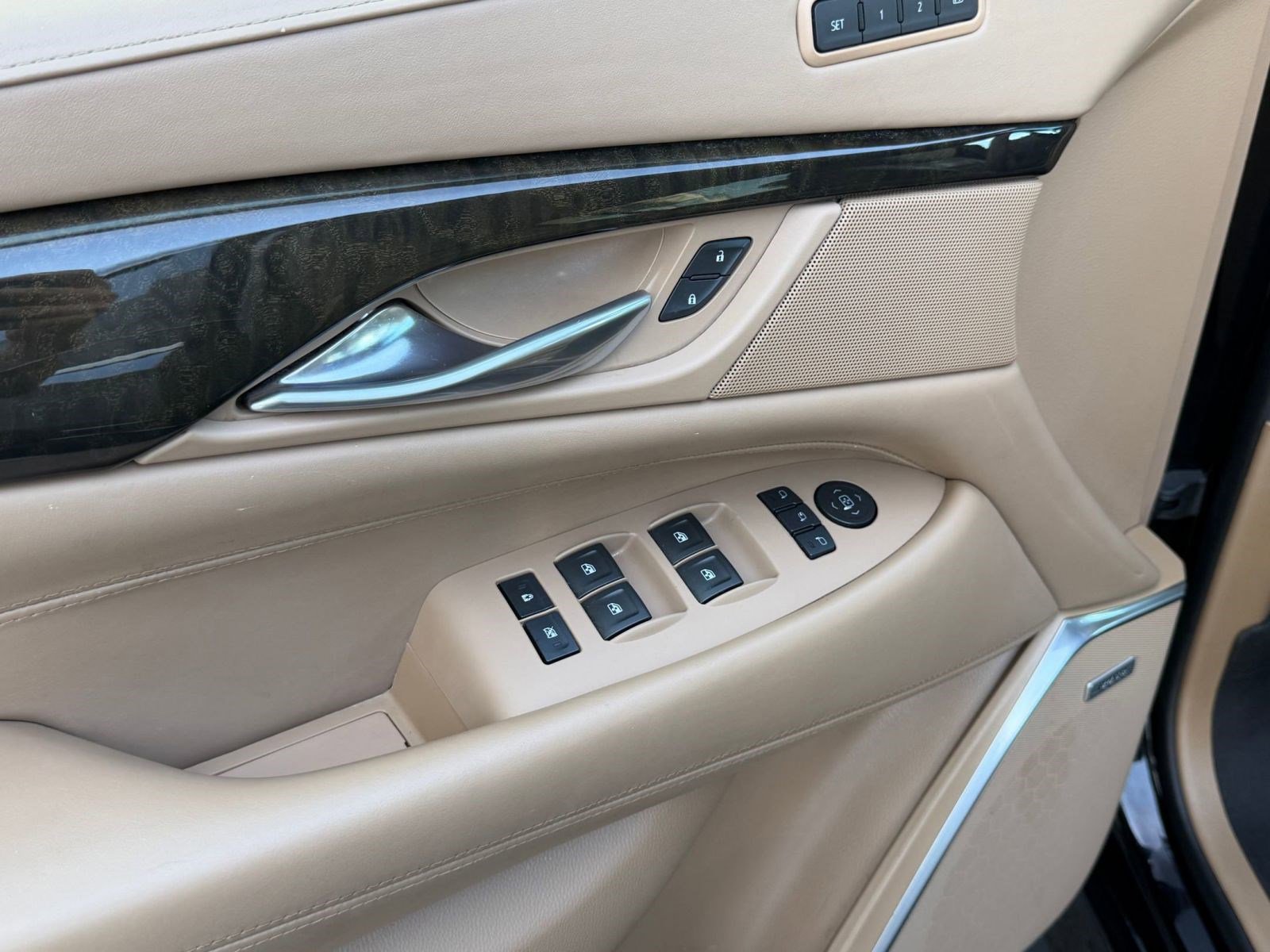 Used 2019 Cadillac Escalade ESV Platinum image 23