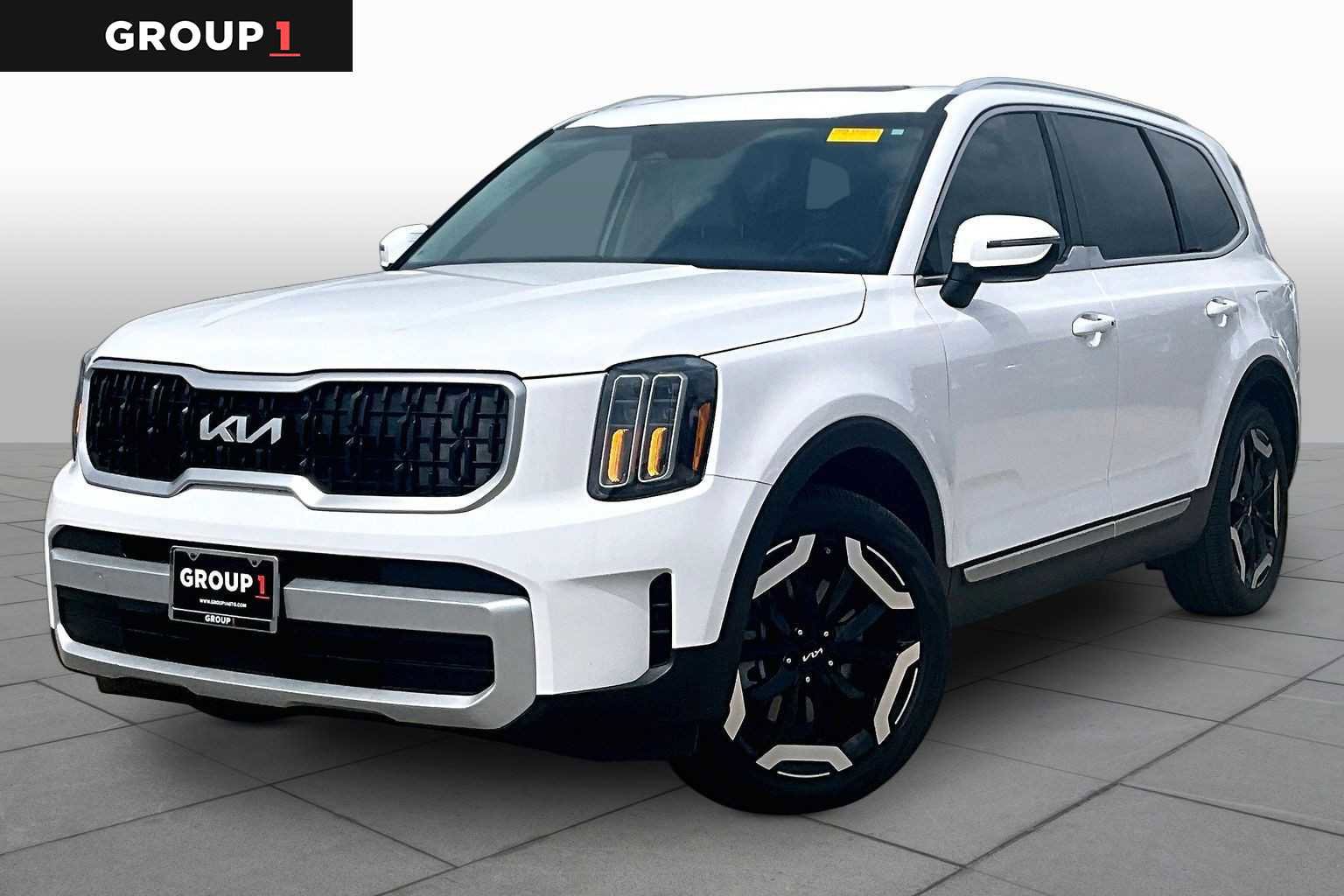 Used 2024 Kia Telluride EX w/ EX Captain's Chair Package image 1