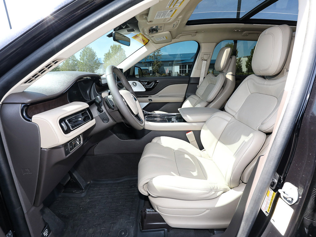 Used 2023 Lincoln Aviator Reserve w/ Equipment Group 201A AWD/4WD image 13