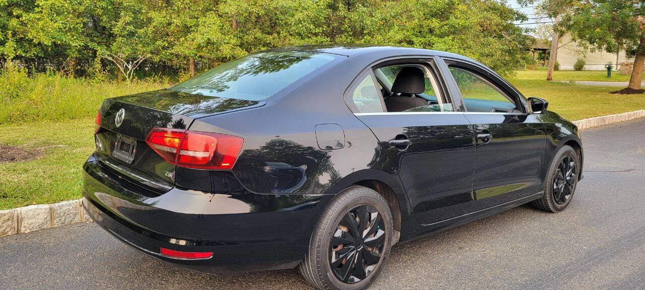Used 2017 Volkswagen Jetta S image 3
