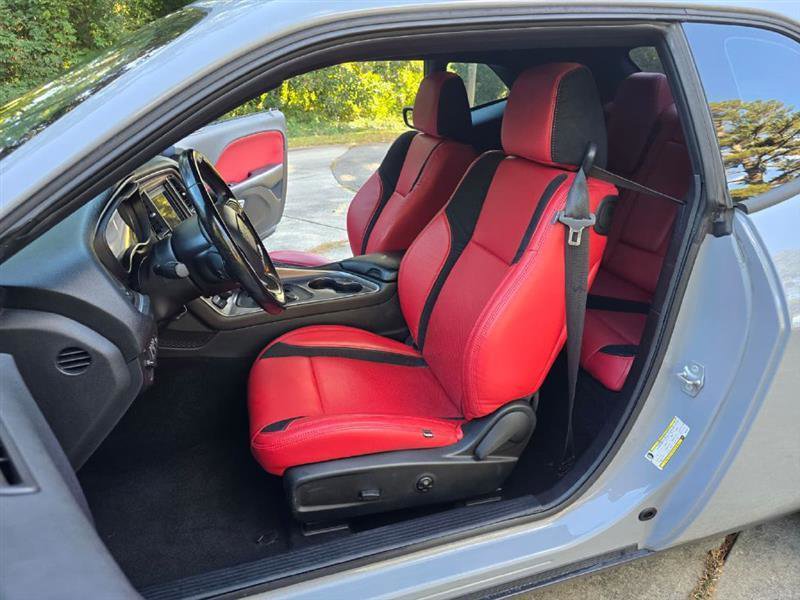 Used 2021 Dodge Challenger SXT image 7