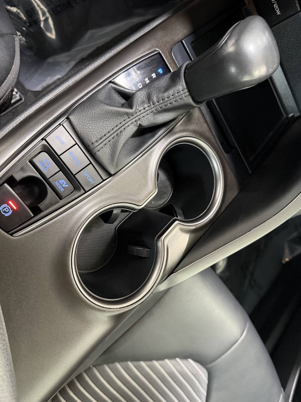Used 2023 Toyota Camry SE FWD image 12