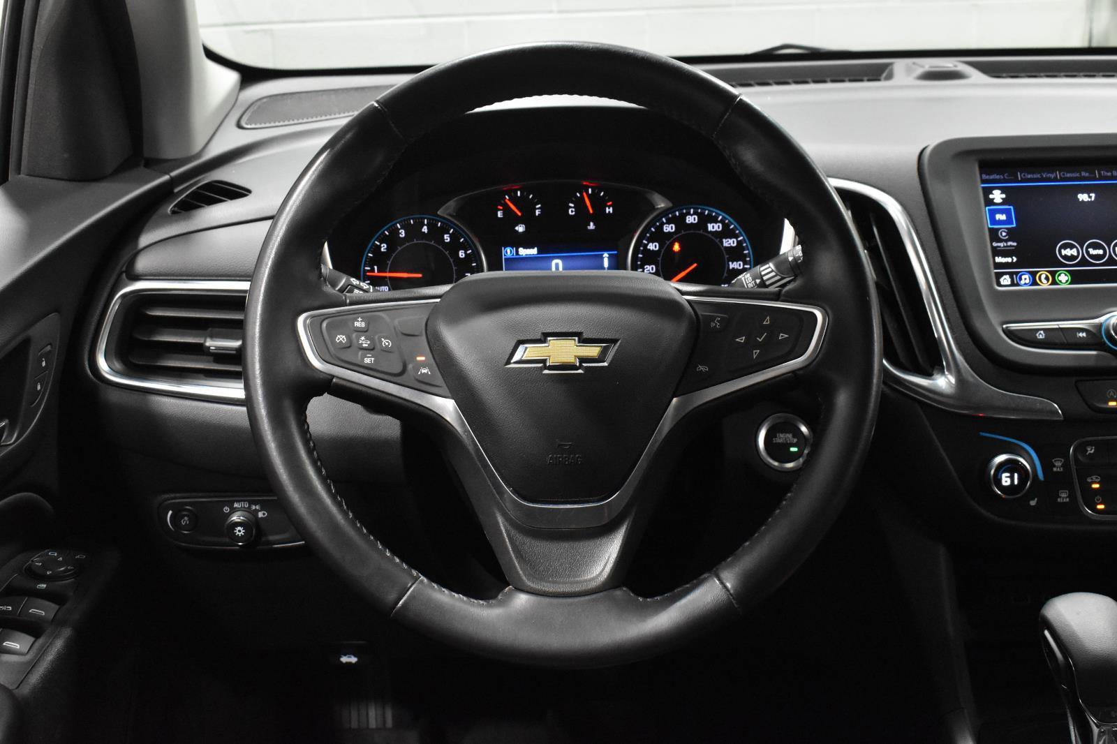 Used 2022 Chevrolet Equinox LT w/ Driver Convenience Package FWD image 6