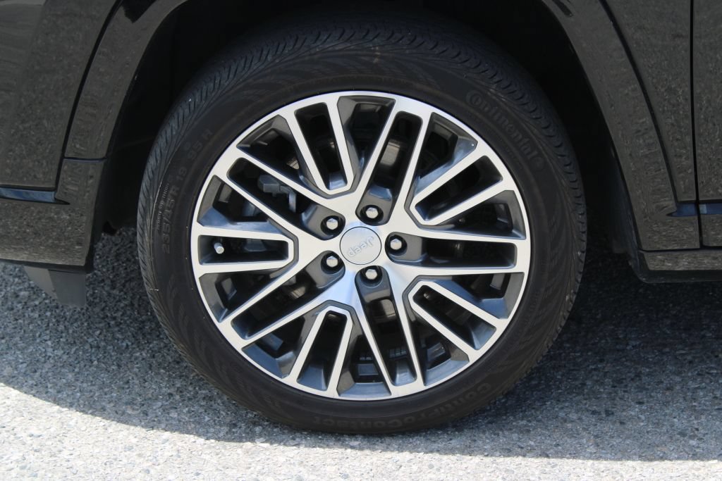 Used 2023 Jeep Compass Limited w/ Elite Group AWD/4WD image 8