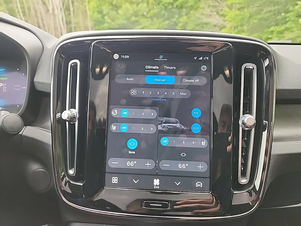 Certified 2023 Volvo C40 P8 Recharge Plus w/ Climate Package AWD/4WD image 23