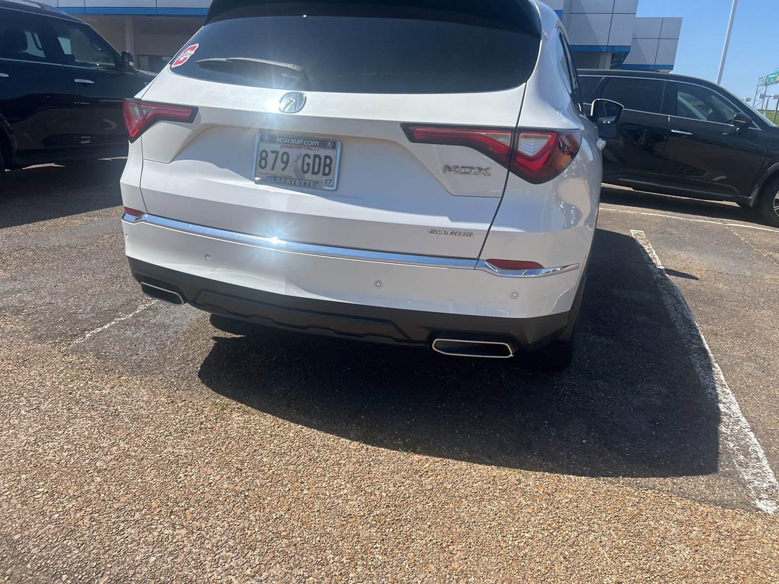 Used 2023 Acura MDX SH-AWD w/ Advance Package image 16