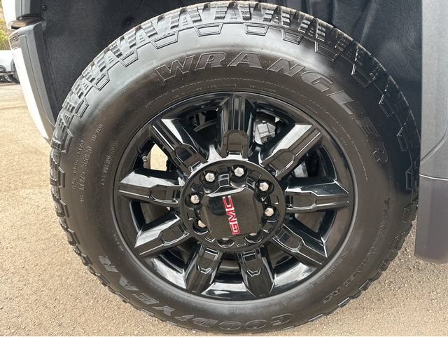 Used 2026 GMC Sierra 2500 AT4 AWD/4WD image 16