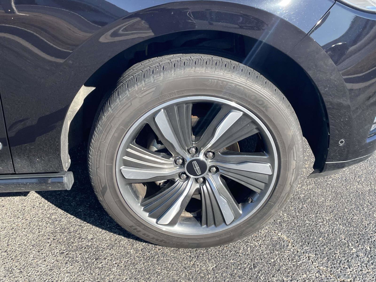 Used 2019 Lincoln Navigator L Reserve w/ Cargo Package AWD/4WD image 3