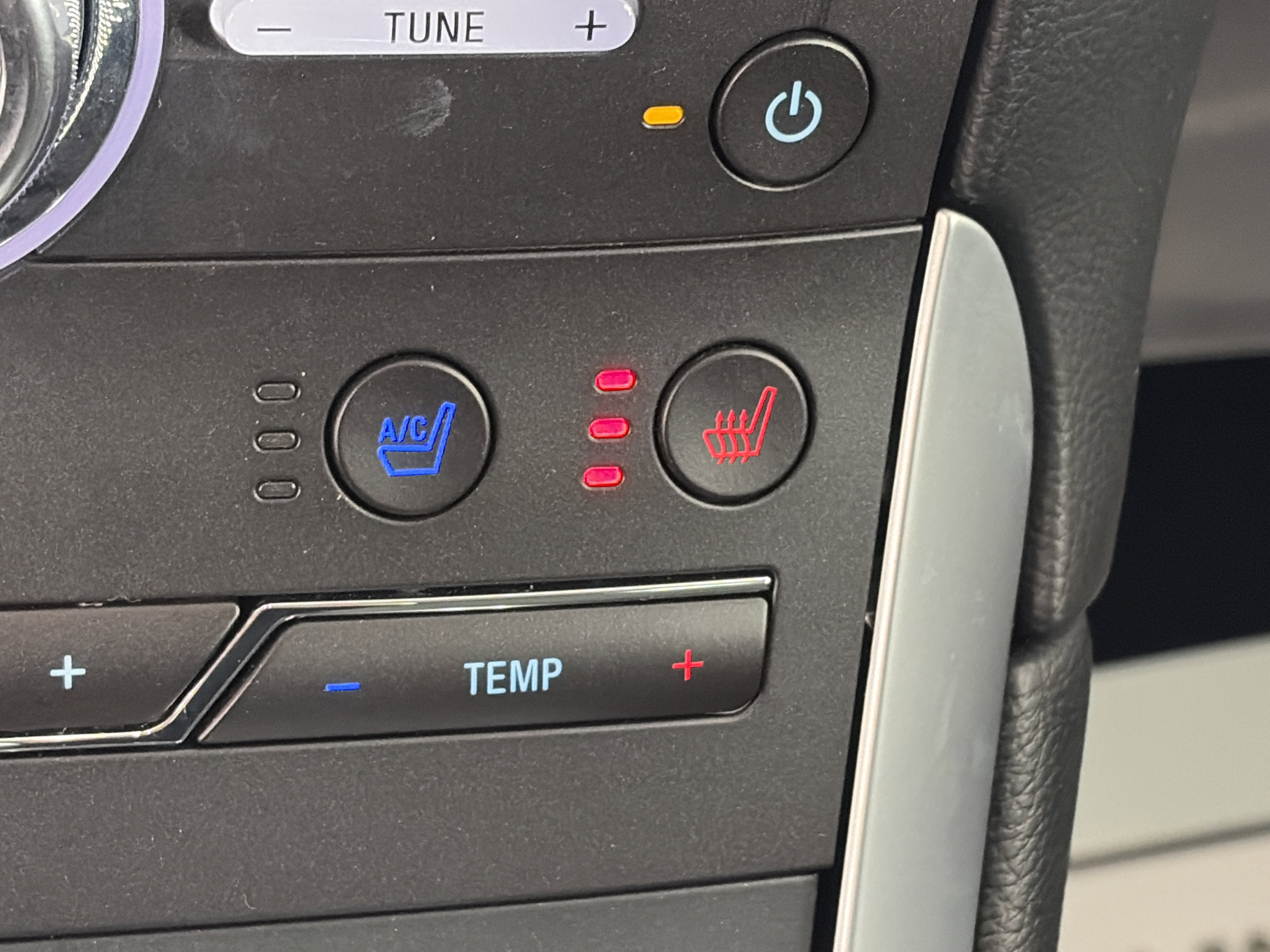 Used 2018 Ford Edge Titanium w/ Equipment Group 301A image 27