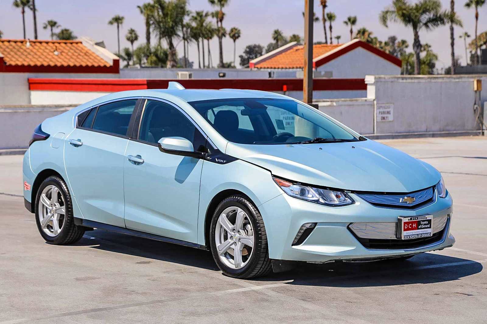 Used 2018 Chevrolet Volt LT FWD image 4