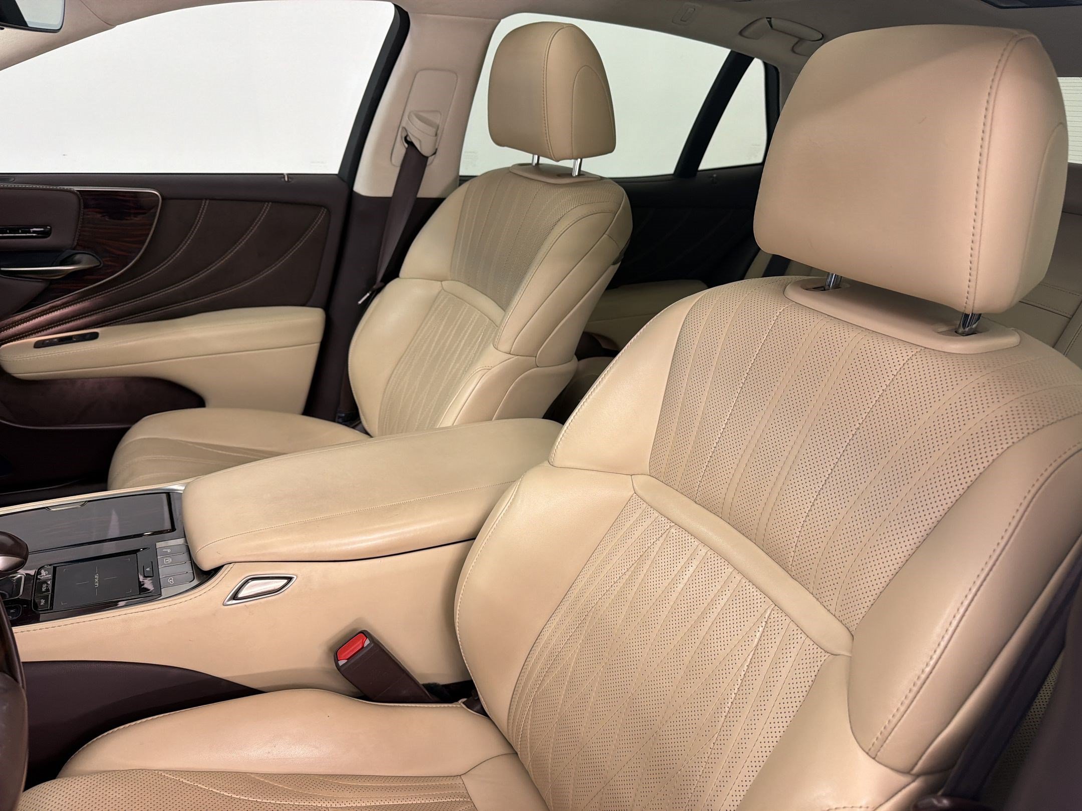 Used 2019 Lexus LS 500 w/ Interior Upgrade Package RWD image 20