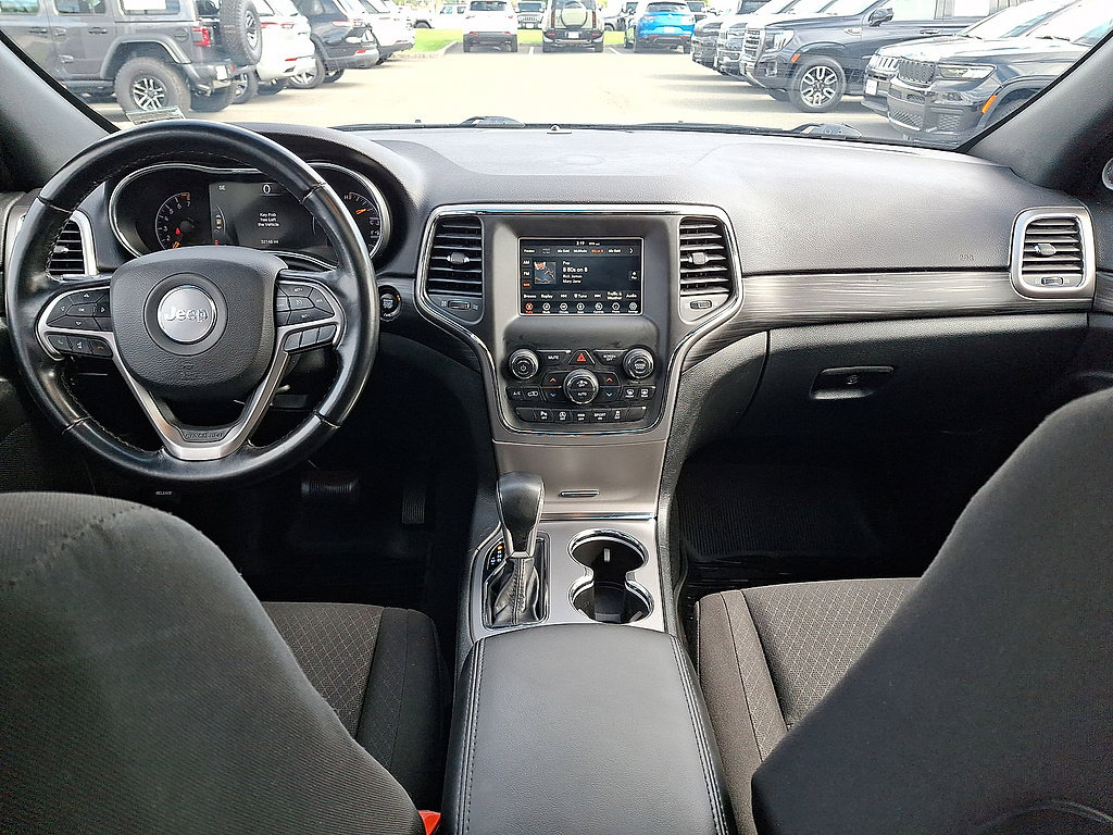 Used 2021 Jeep Grand Cherokee Laredo AWD/4WD image 10