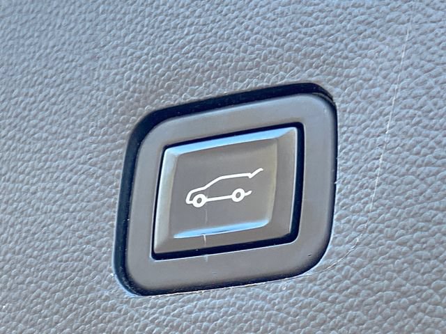 Used 2020 Chevrolet Traverse LT AWD/4WD image 16