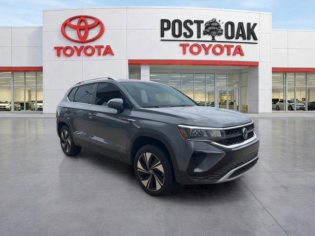 Used 2024 Volkswagen Taos SE w/ Panoramic Sunroof Package AWD/4WD image 10