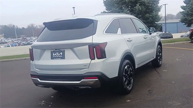 New 2026 Kia Sorento S image 2