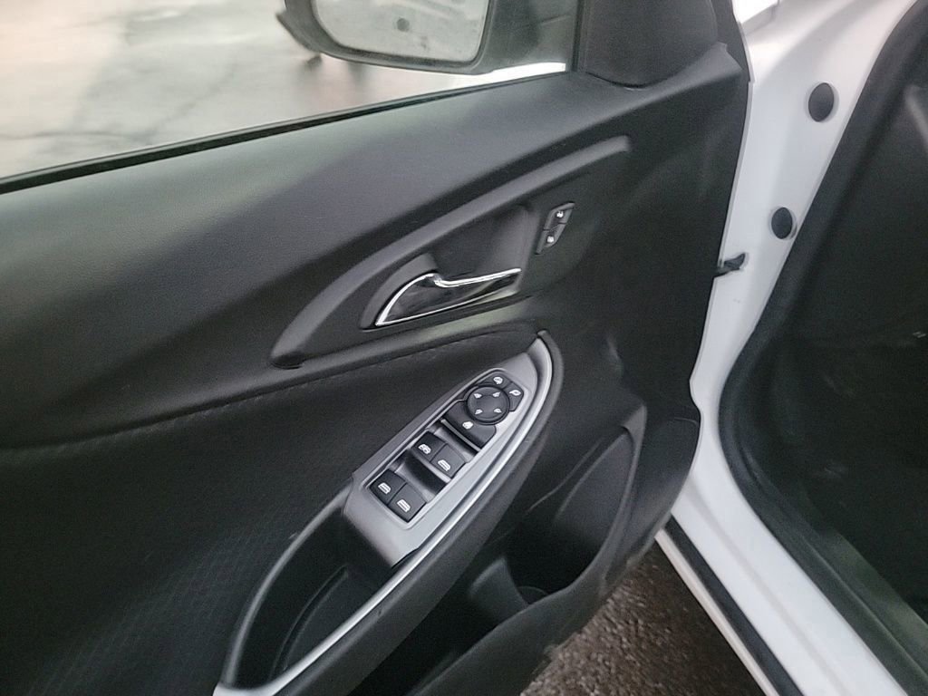 Used 2023 Chevrolet Malibu LT image 32