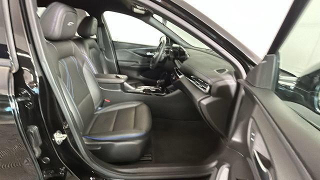 Used 2024 Buick Envista Sport Touring w/ Convenience I Package FWD image 30