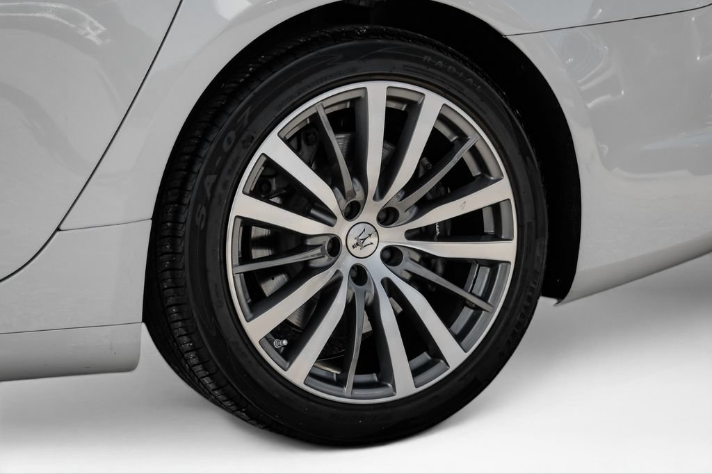 Used 2022 Maserati Quattroporte Modena RWD image 73