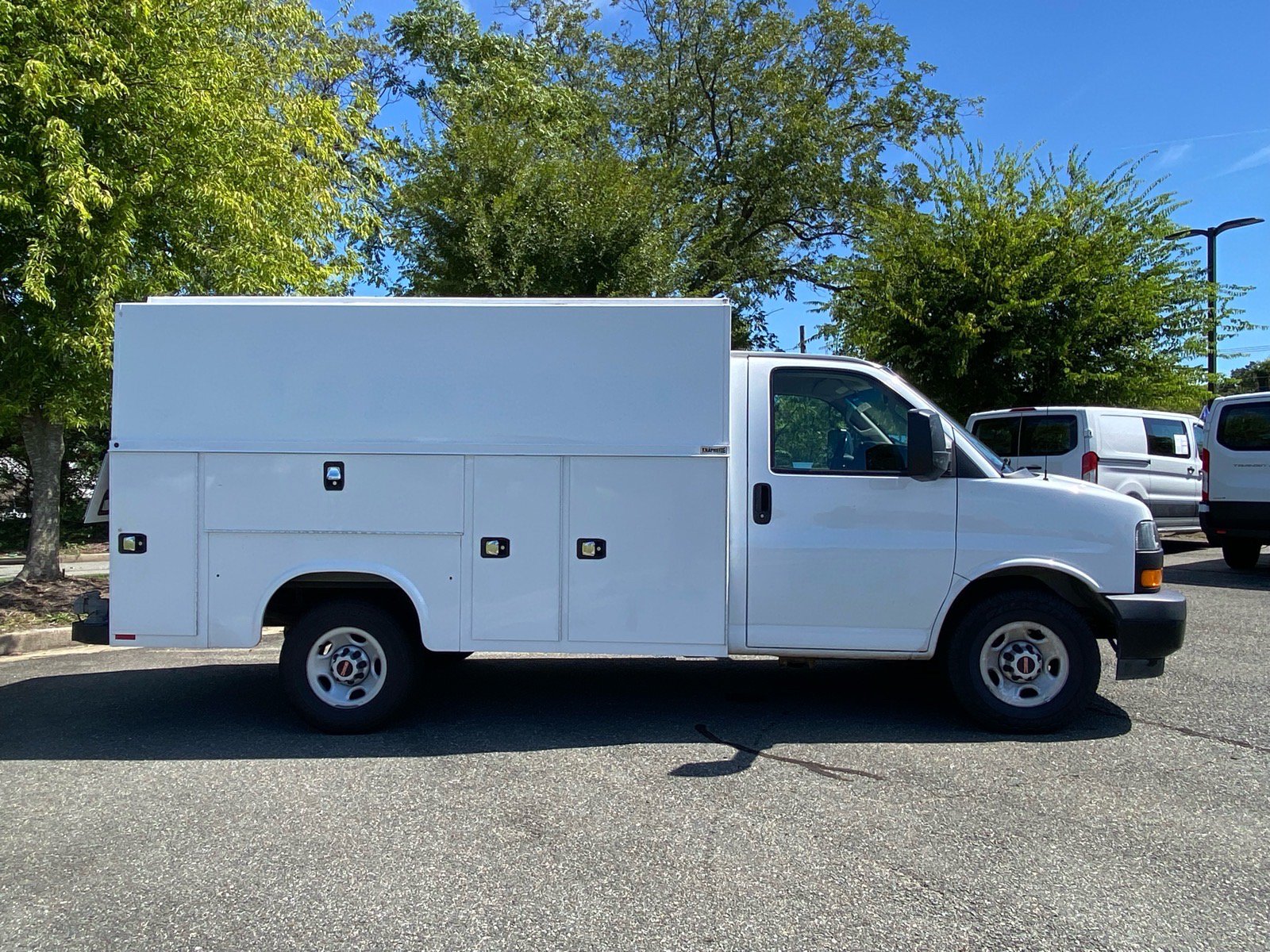 Used 2021 GMC Savana 3500 w/ Power Convenience Package RWD image 3