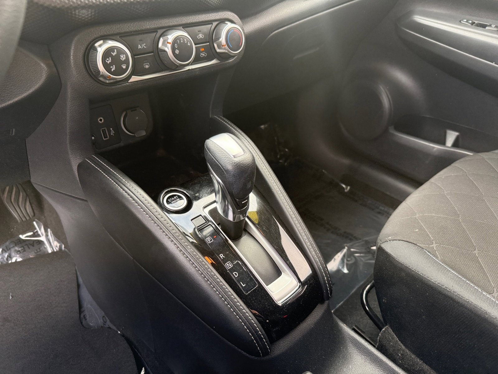 Used 2018 Nissan Kicks S image 13