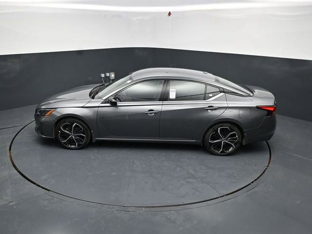 Used 2025 Nissan Altima 2.5 SR image 42