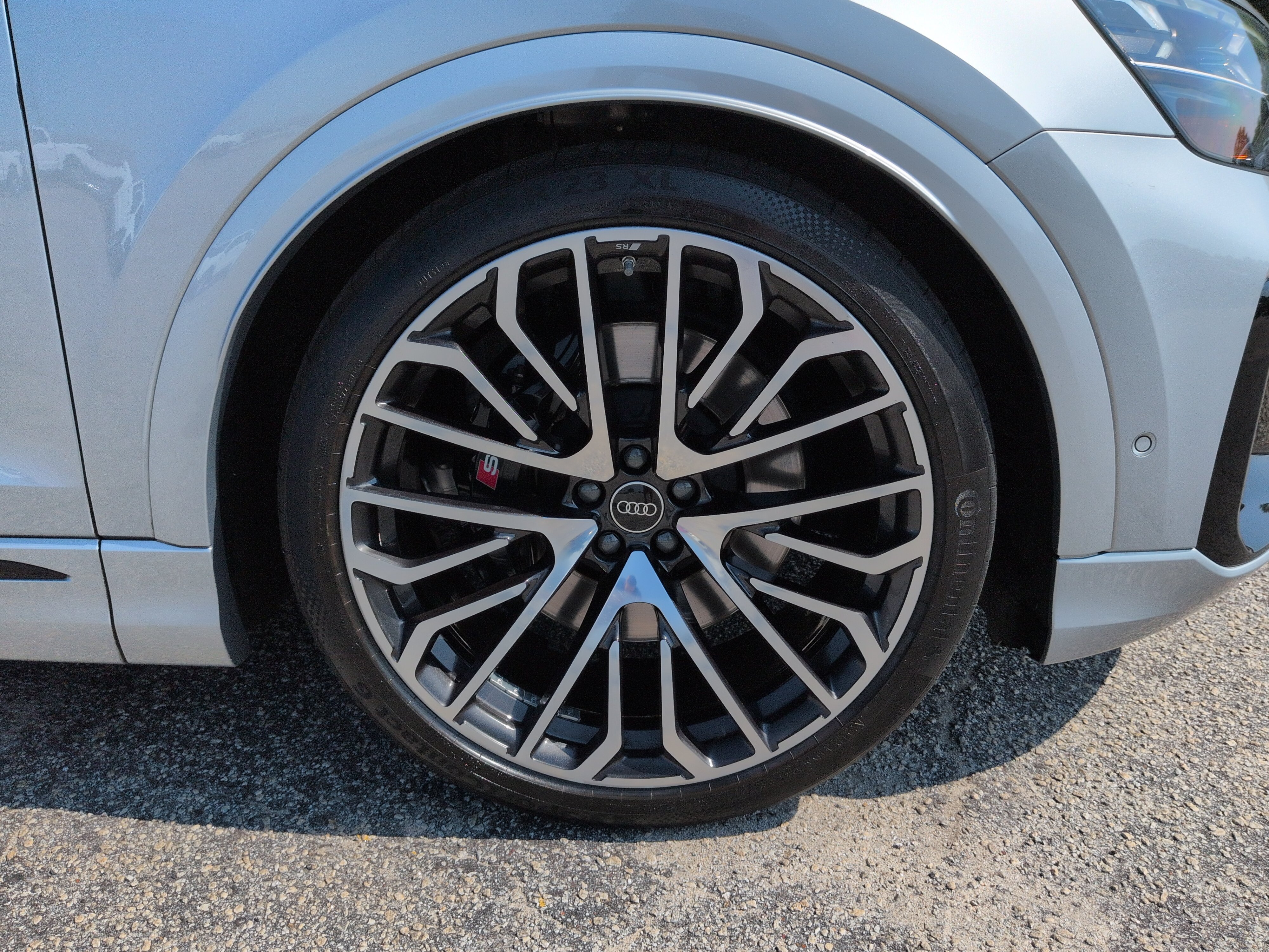 Used 2025 Audi SQ8 Prestige w/ Prestige Package AWD/4WD image 9