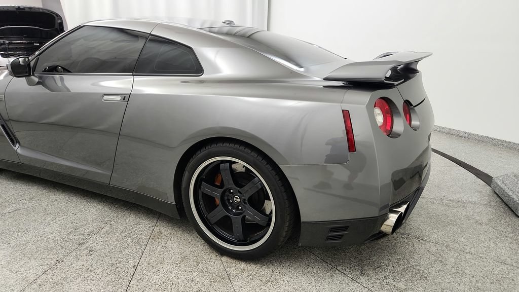 Used 2012 Nissan GT-R Black Edition AWD/4WD image 17