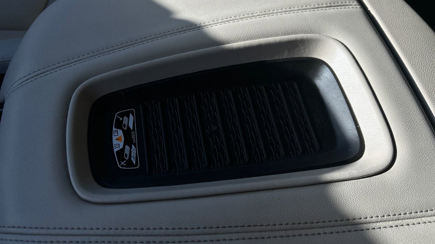 Used 2019 Cadillac Escalade ESV Luxury image 42