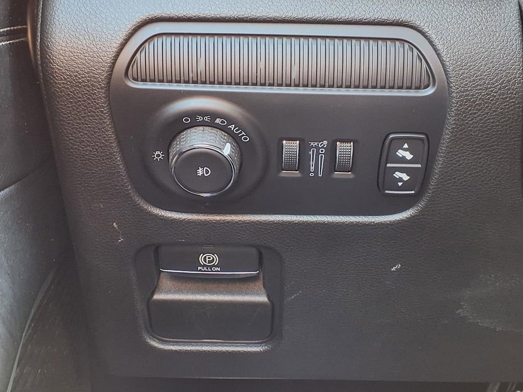 Certified 2024 Jeep Wagoneer Series II w/ Flexible Seating Group AWD/4WD image 17