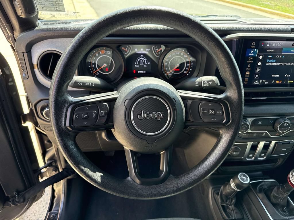 Used 2025 Jeep Wrangler Sport AWD/4WD image 30