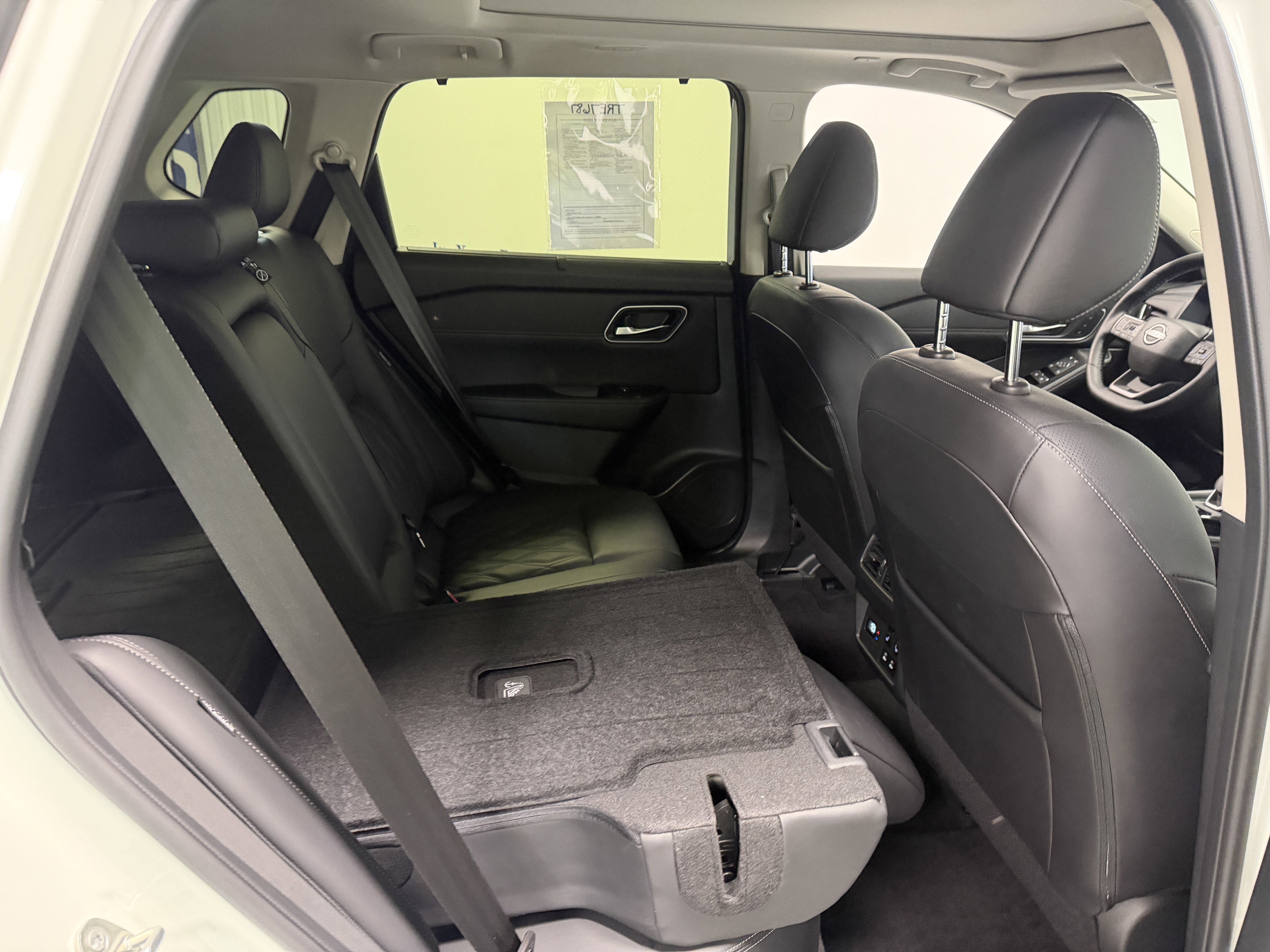 Used 2025 Nissan Rogue Platinum w/ Tech Package AWD/4WD image 25