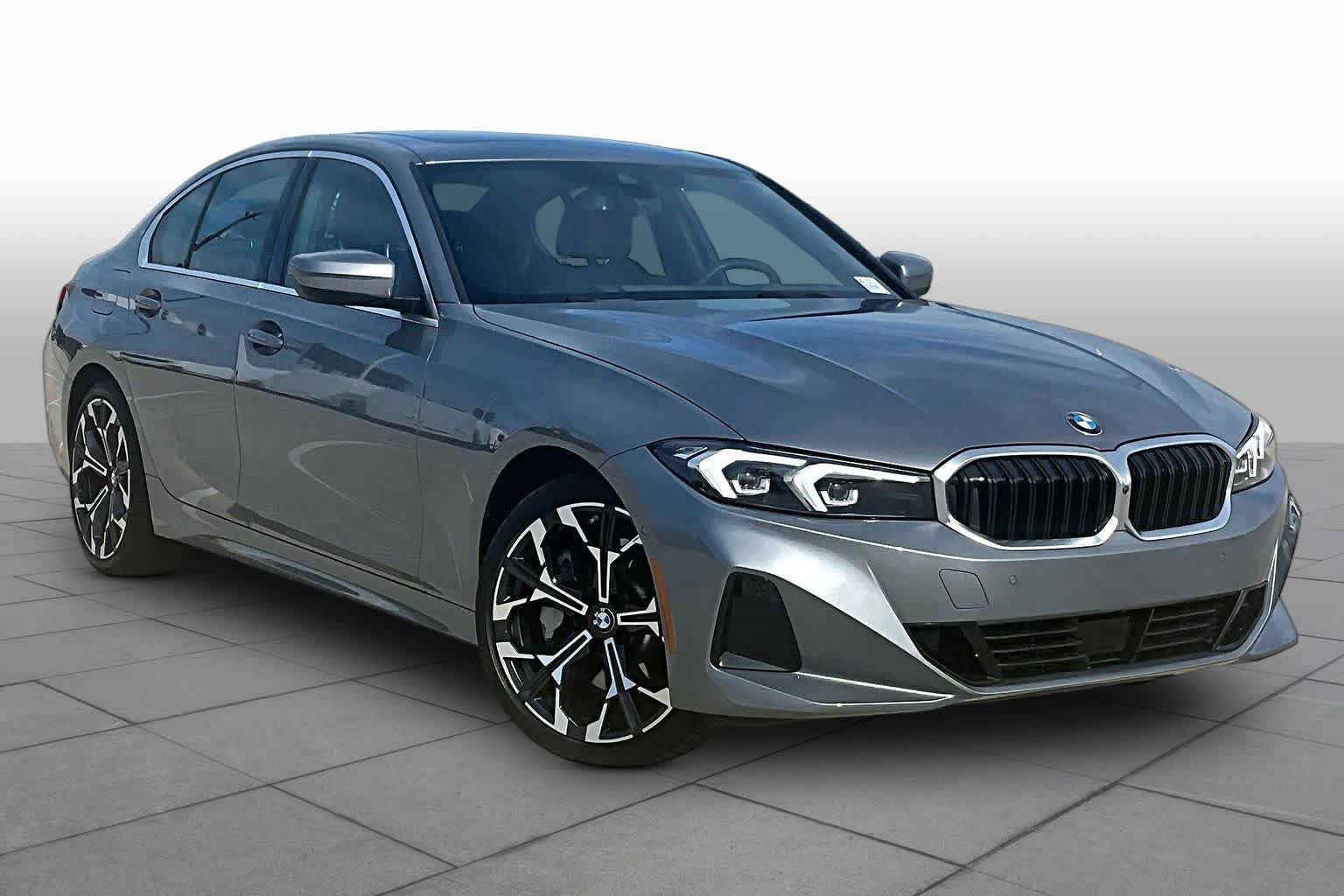 Used 2025 BMW 330i Sedan RWD image 2