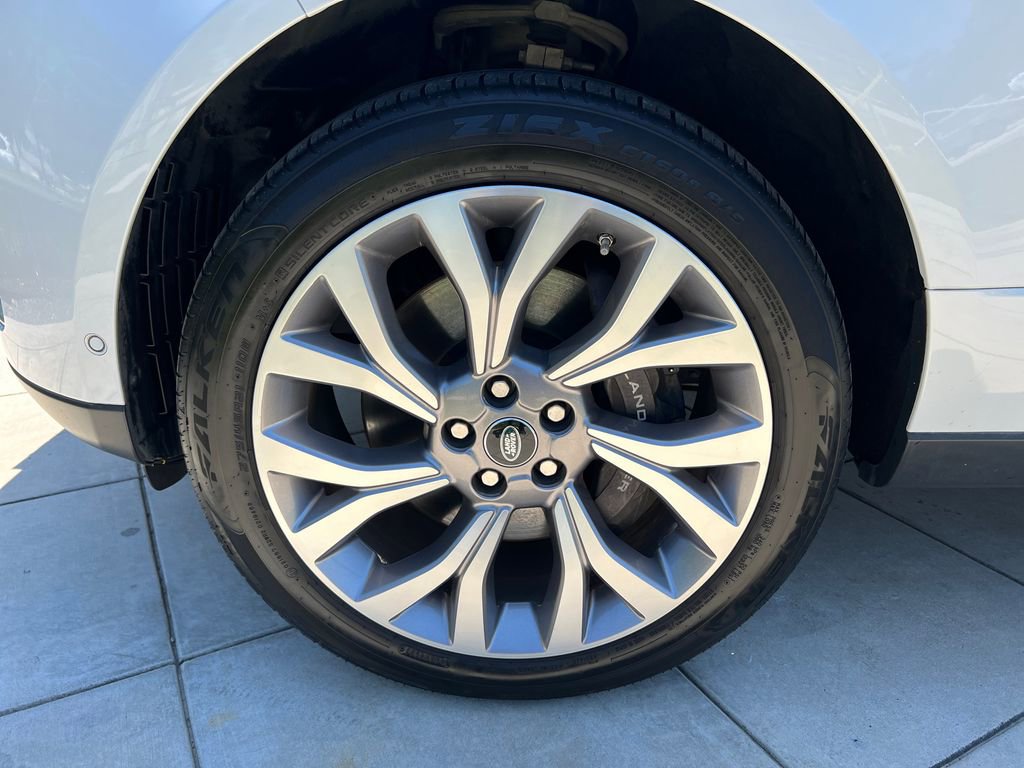 Used 2019 Land Rover Range Rover Supercharged AWD/4WD image 25