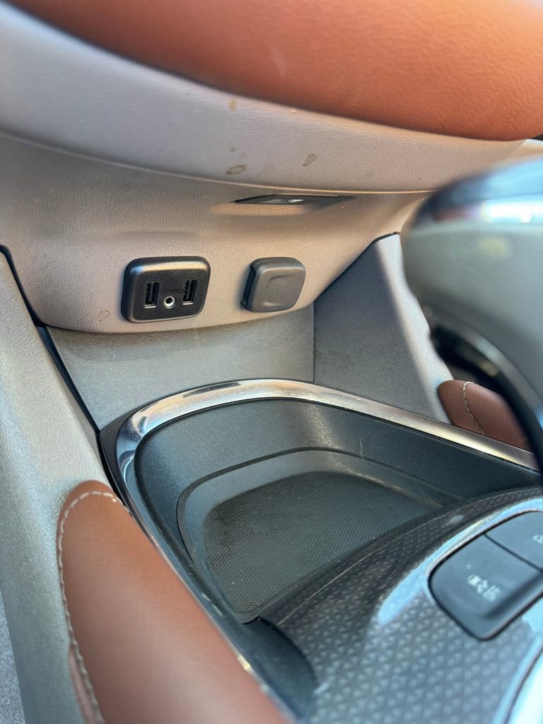 Used 2018 Chevrolet Malibu LT w/ Leather Package image 20