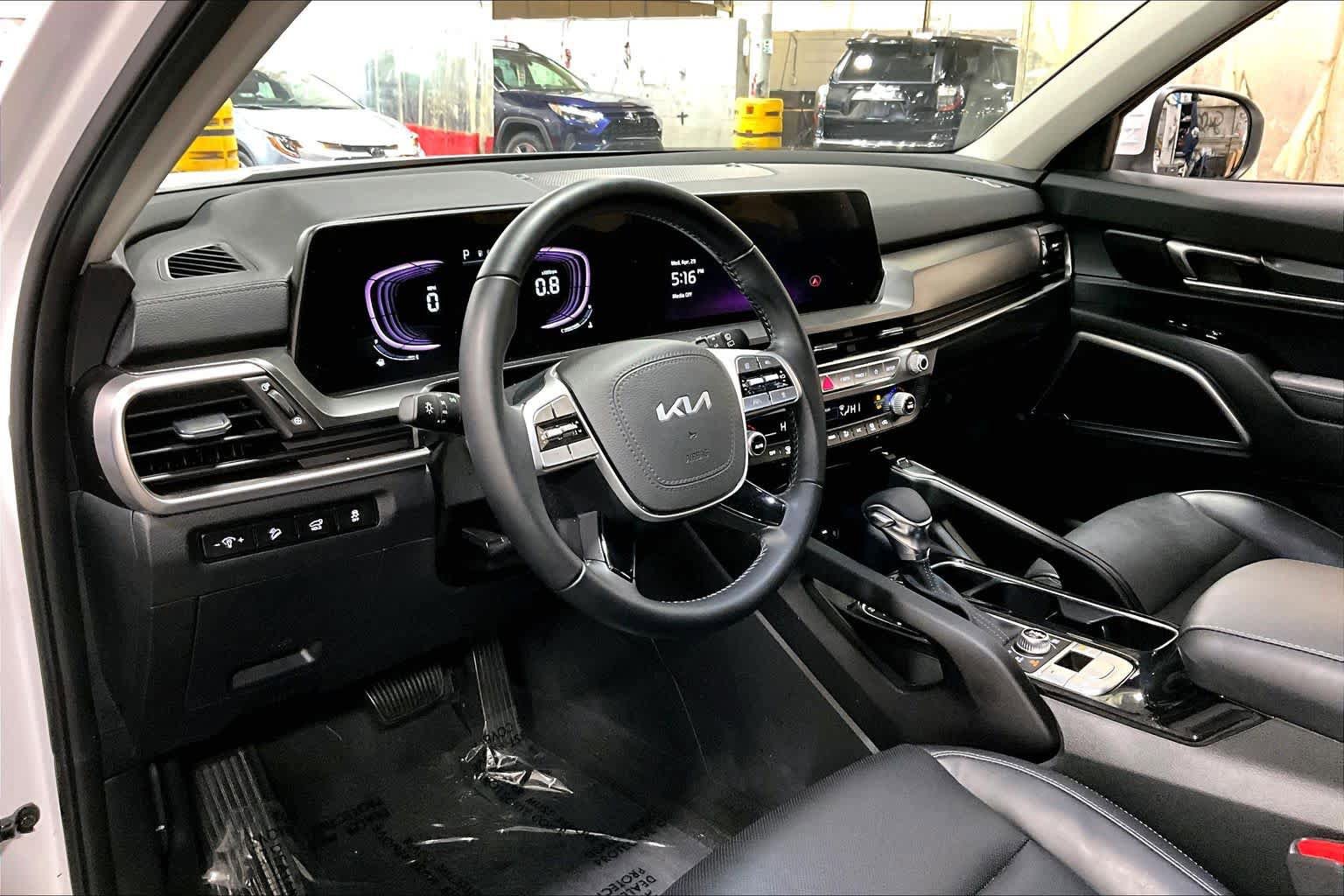 Used 2025 Kia Telluride S AWD/4WD image 18