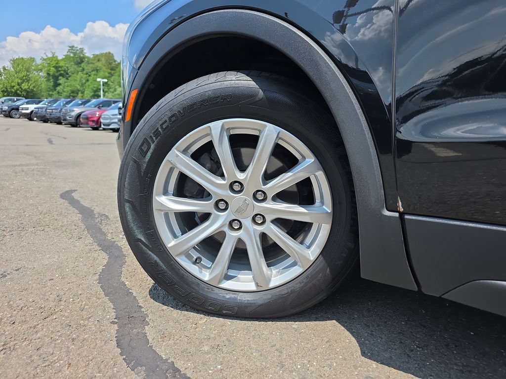 Used 2019 Cadillac XT4 Luxury w/ Cold Weather Package AWD/4WD image 13