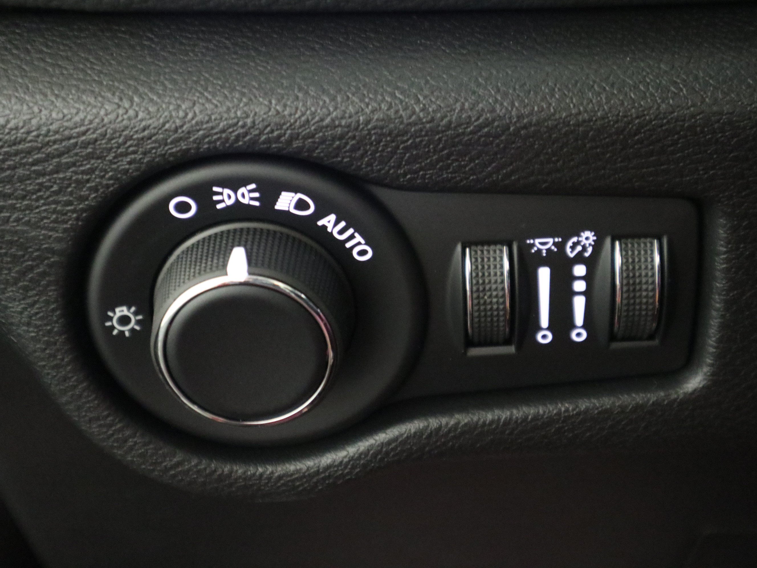 New 2027 Chrysler Pacifica Limited FWD image 34