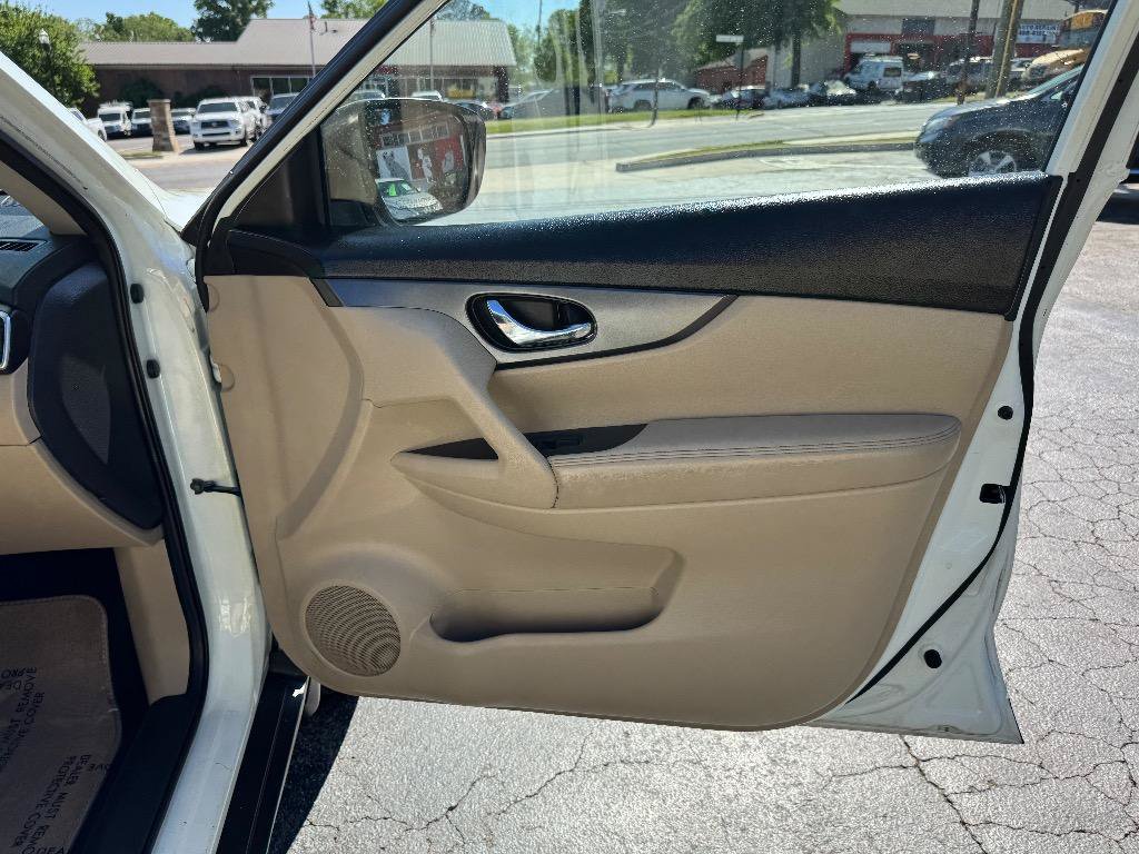 Used 2016 Nissan Rogue SV FWD image 20