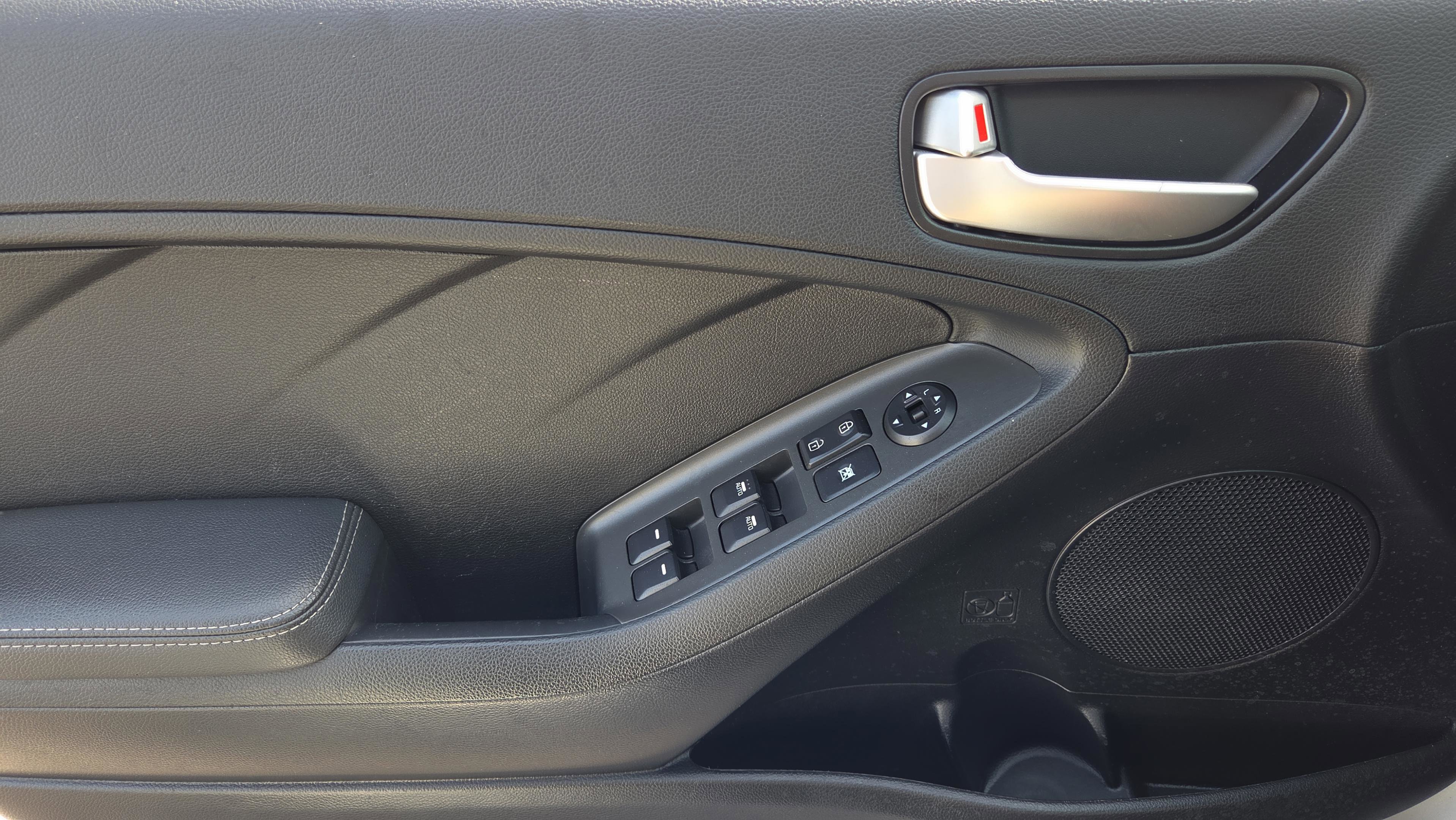 Used 2017 Kia Forte LX image 18