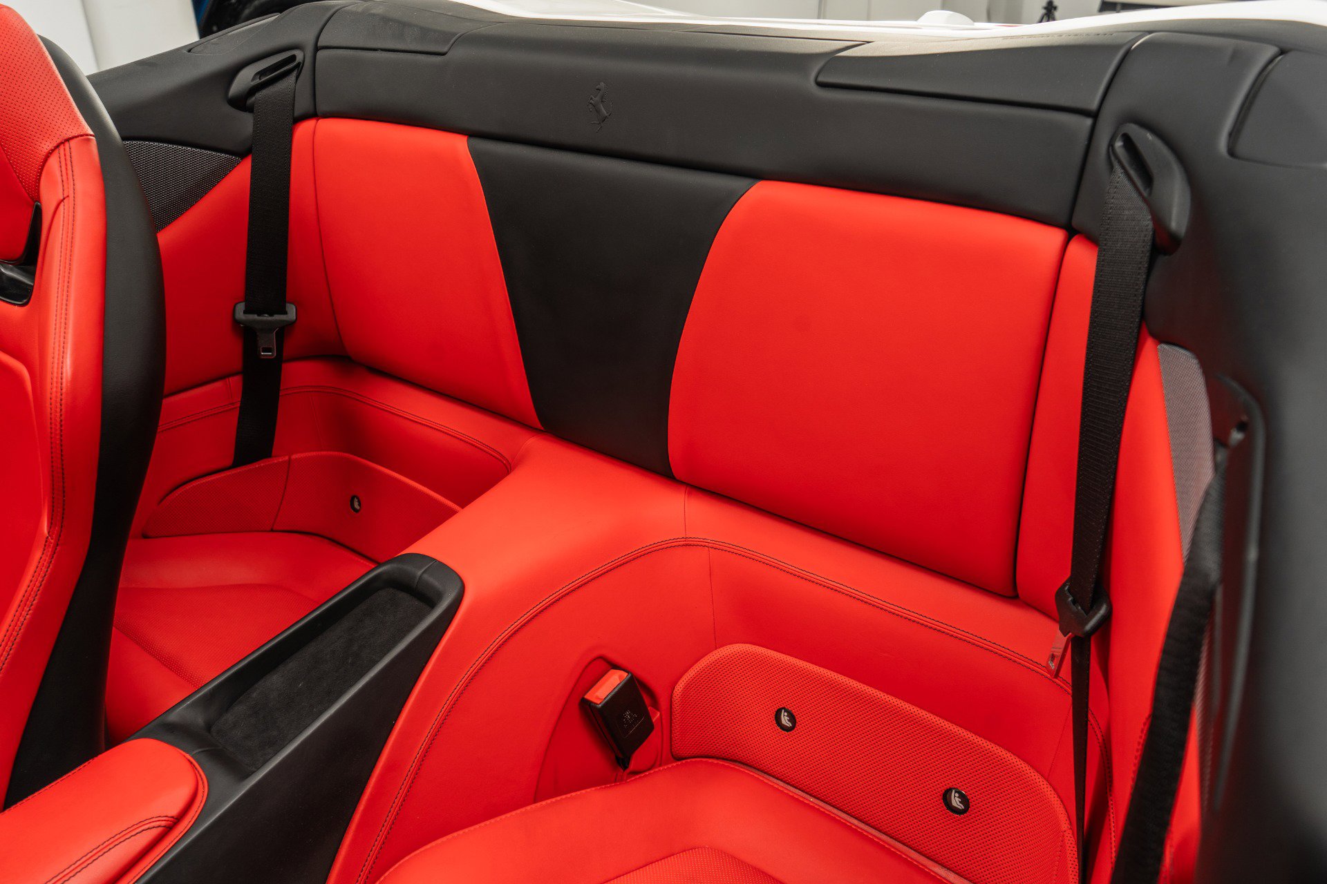 Used 2020 Ferrari Portofino image 16