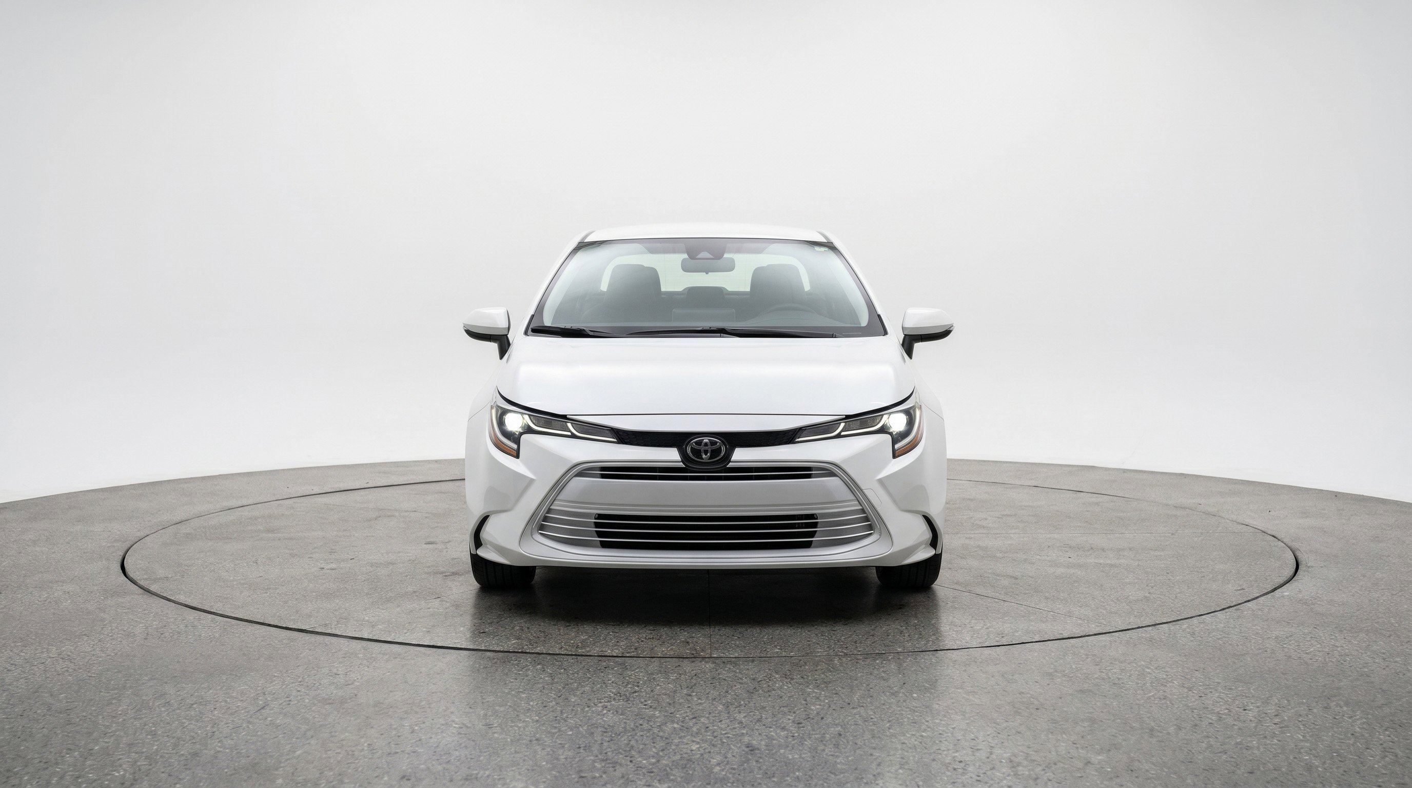 Used 2025 Toyota Corolla LE FWD image 2