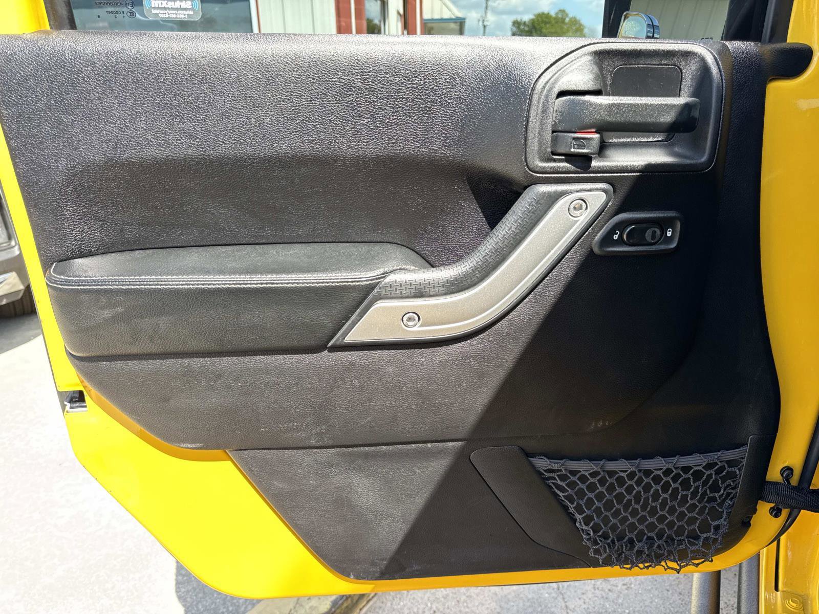 Used 2015 Jeep Wrangler Unlimited Rubicon image 18
