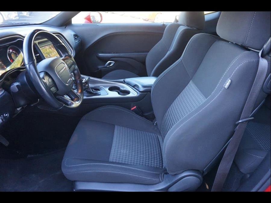 Used 2022 Dodge Challenger GT image 9