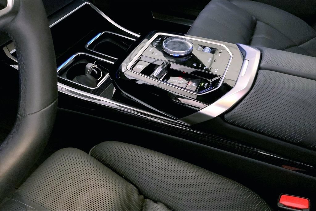 New 2026 BMW 740i xDrive w/ Executive Package AWD/4WD image 6