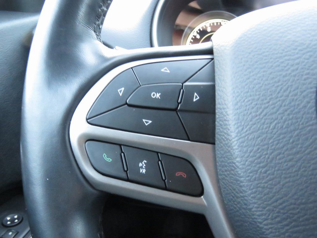 Used 2020 Jeep Cherokee Limited image 21