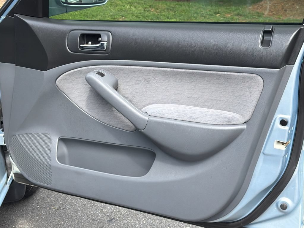 Used 2005 Honda Civic Hybrid Sedan image 10