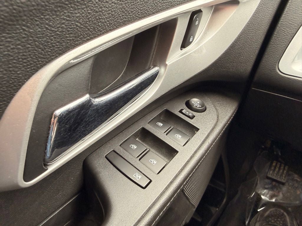 Used 2017 Chevrolet Equinox LS FWD image 20
